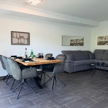 Appartement Fewomo Mosel & Burgblick Loft, Balkon, Parkplatz, Aufzug, 6 Personen Cochem