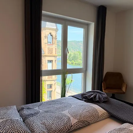 Fewomo Mosel & Burgblick Loft, Balkon, Parkplatz, Aufzug, 6 Personen Appartement *